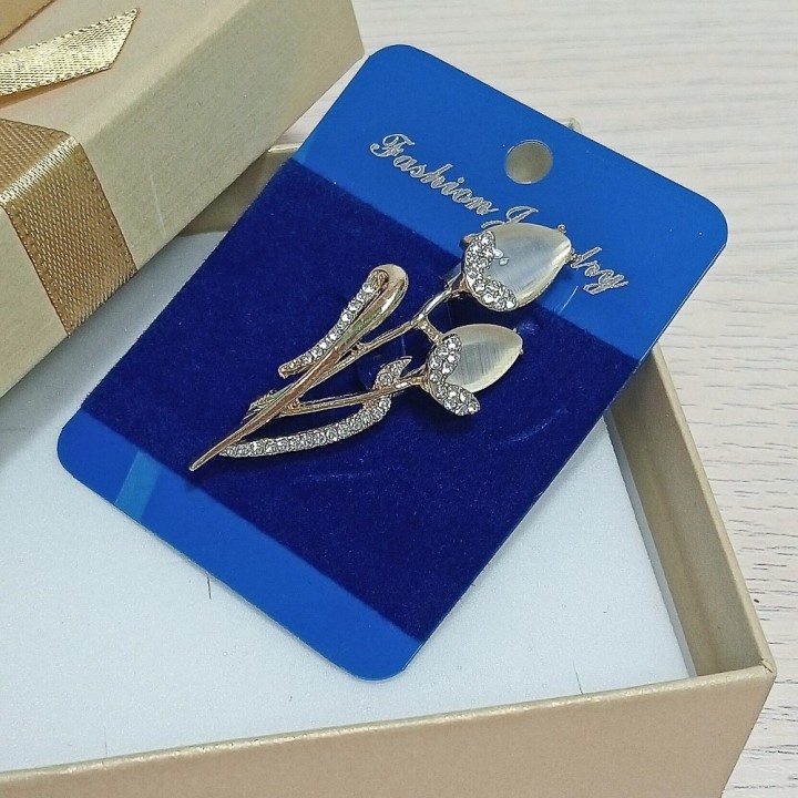  Брошь арт. 2779 (металл, стразы), 1.8х5.5см