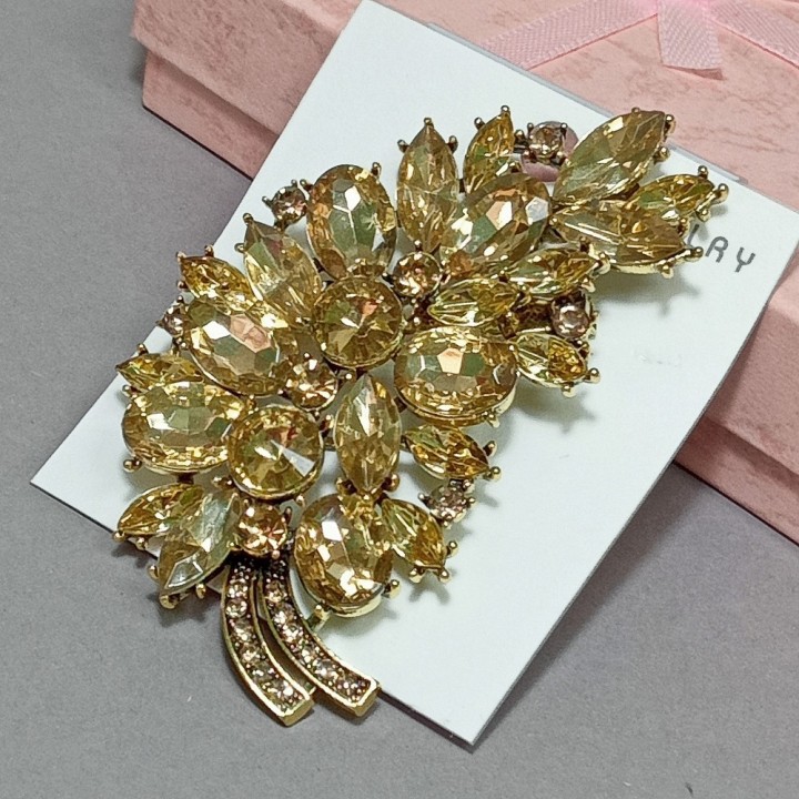  Брошь арт. 27202-1 (металл, стразы) 5х8см