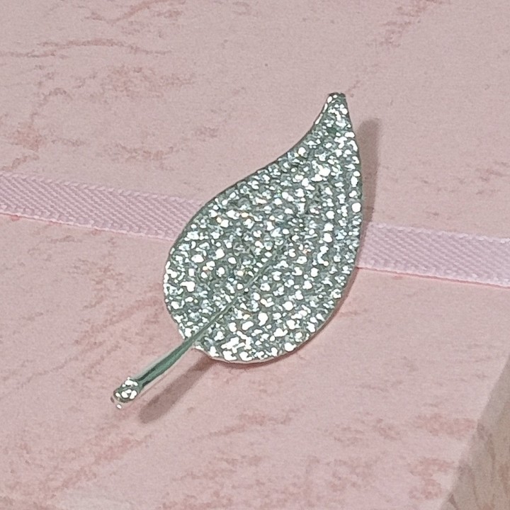  Брошь арт. 2796 (металл, стразы), 2х4.5см