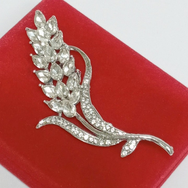  Брошь арт. 27127 (металл, стразы), 3х7см