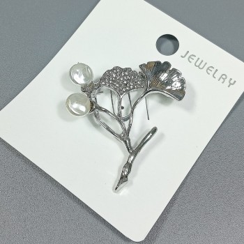  Брошь арт. 27401-1 (металл, стразы, иск. жемчуг), 4х4.3см