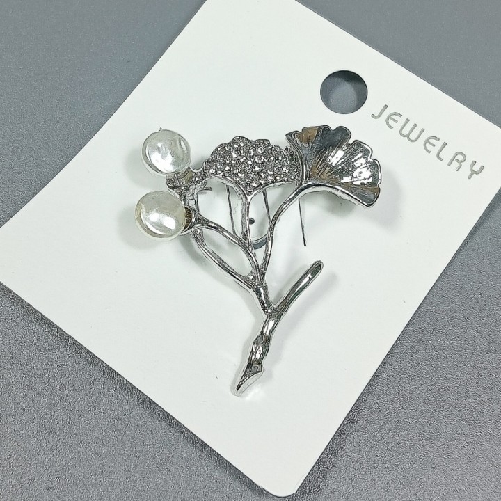  Брошь арт. 27401-1 (металл, стразы, иск. жемчуг), 4х4.3см