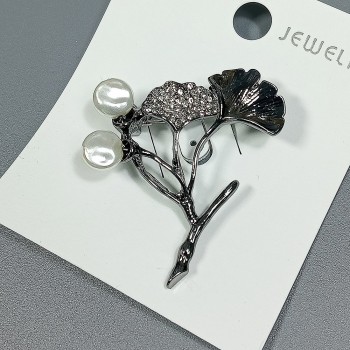  Брошь арт. 27401-2 (металл, стразы, иск. жемчуг), 4х4.3см