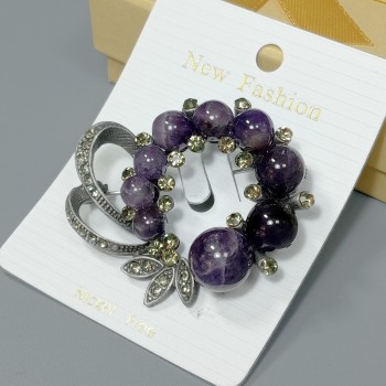  Брошь арт. 2780-1 (металл, стразы, аметист), 5х4см