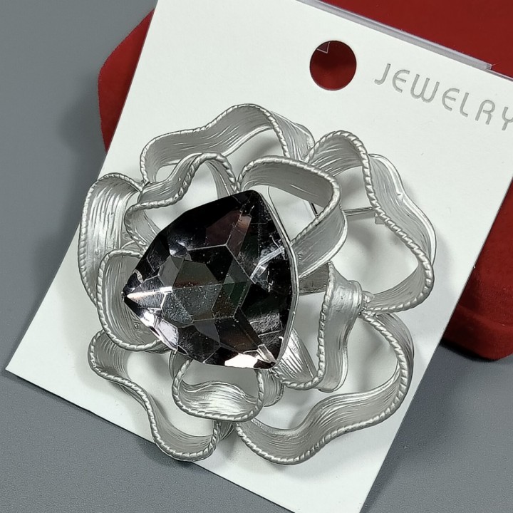  Брошь арт. 27323 (металл, стразы, эмаль), 5.3х5см