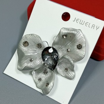  Брошь арт. 27326 (металл, стразы, эмаль), 5.6х4.8см