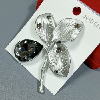  Брошь арт. 27337 (металл, стразы, эмаль), 5х6.6см