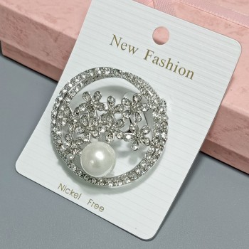  Брошь арт. 27133 (металл, стразы, иск. жемчуг), 4.3см