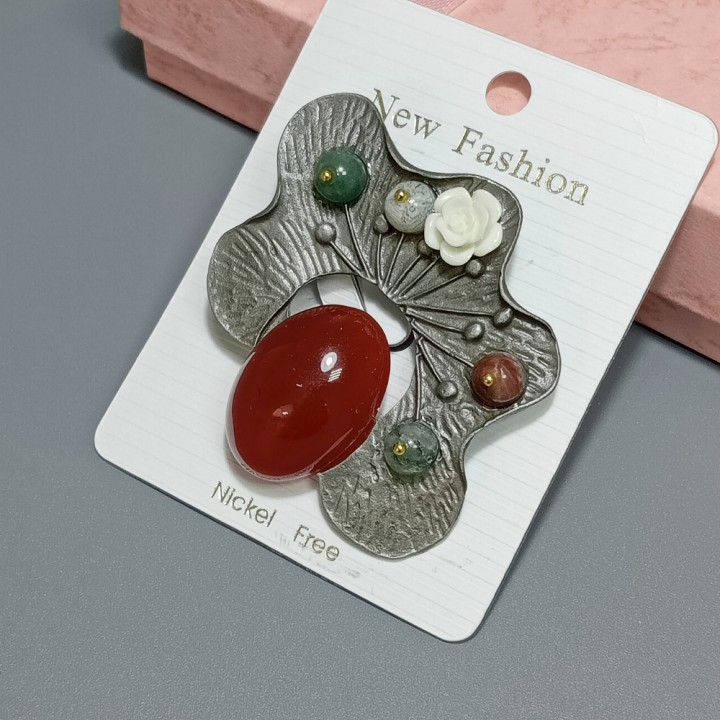  Брошь арт. 27121-3 (металл, иск. камень), 6х4.5см