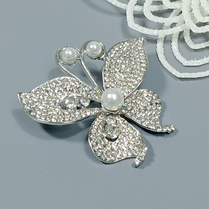  Брошь арт. 27313 (металл, стразы, иск. жемчуг), 4.8х4.4см