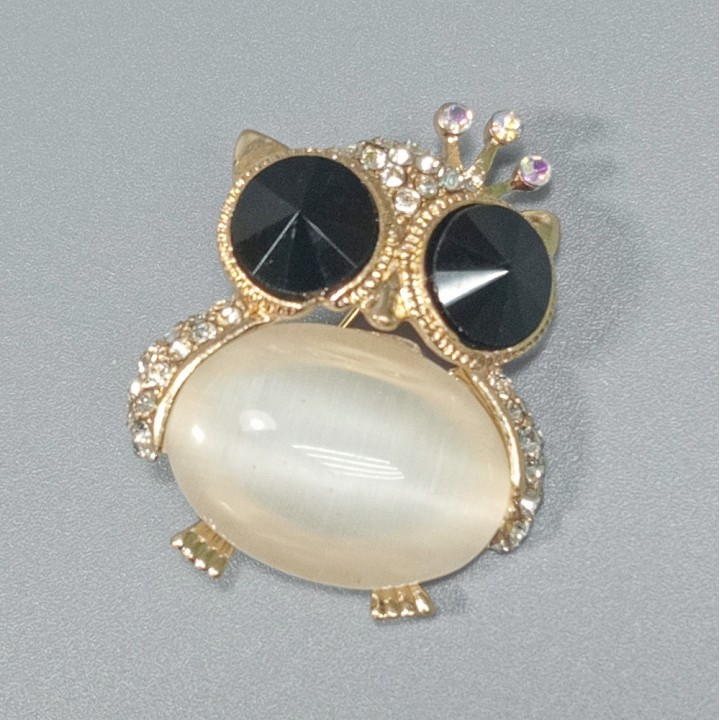  Брошь арт. 27457 (металл, стразы), 3х3.5см