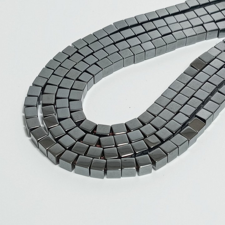 Бусины из гематита, кубик, размер 4мм, 100шт. в нити