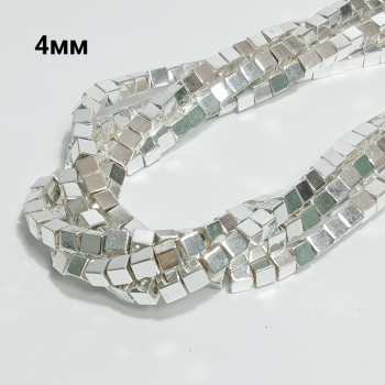 Бусины из гематита с серебристым покрытием "кубик", размер 4мм, 94шт. в нити