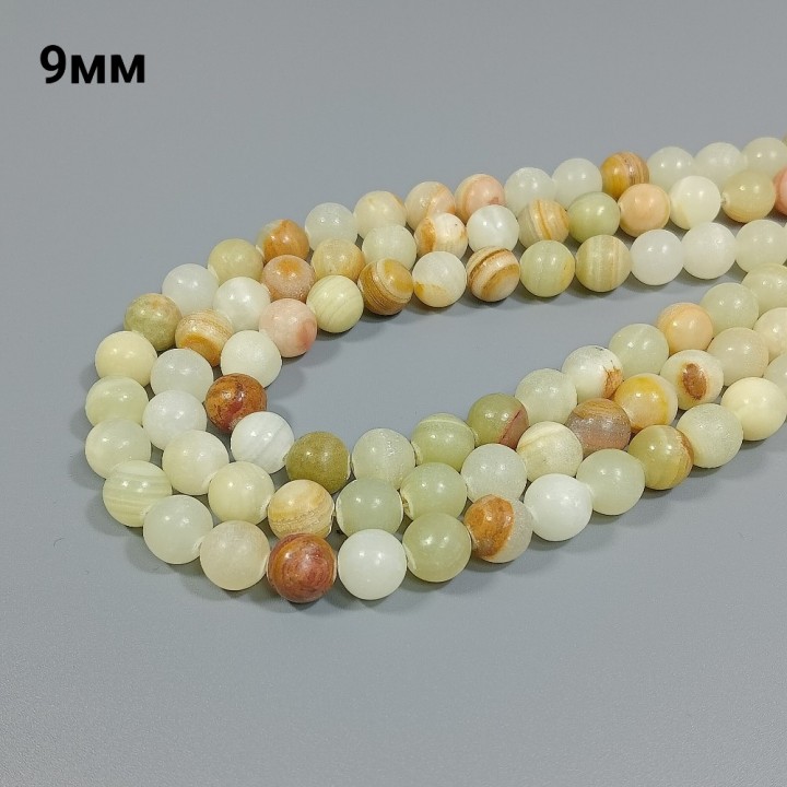 Бусины из оникса гладкие, диаметр 8.5-9мм, 46шт в нити. 