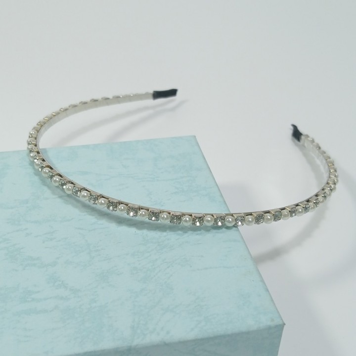 Ободок со стразами и жемчугом арт. 1352